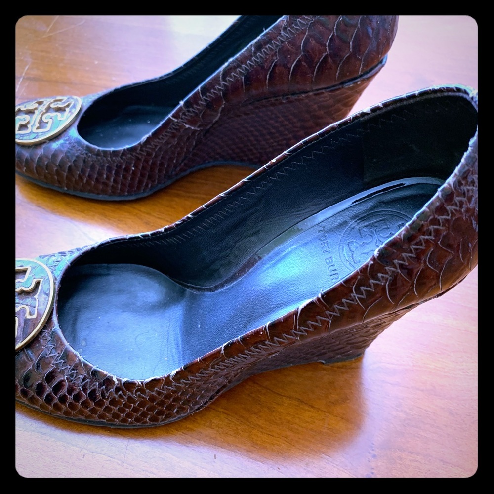 Shoe